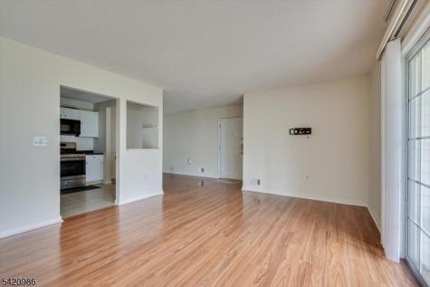 69 Amberly Court Franklin NJ 08823