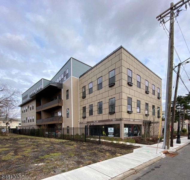 22 Center Street Metuchen NJ 08840
