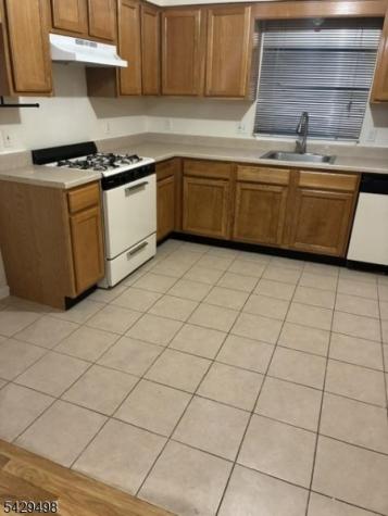 41 Wainwright Street Newark NJ 07112