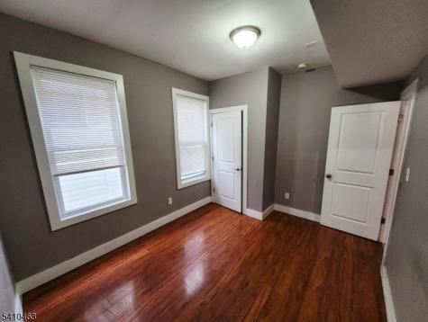 146 Hollywood Avenue East Orange NJ 07018
