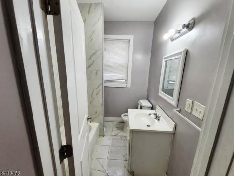 146 Hollywood Avenue East Orange NJ 07018