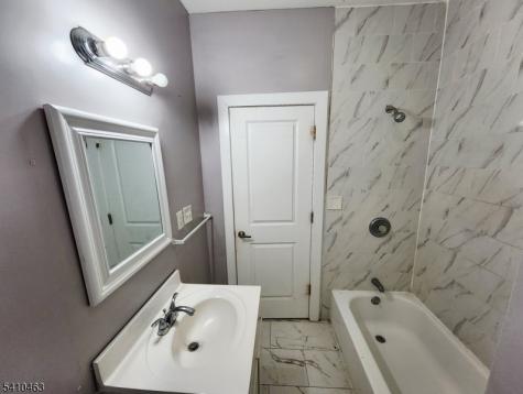 146 Hollywood Avenue East Orange NJ 07018