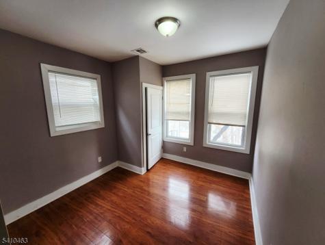 146 Hollywood Avenue East Orange NJ 07018