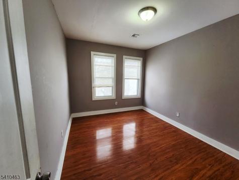 146 Hollywood Avenue East Orange NJ 07018