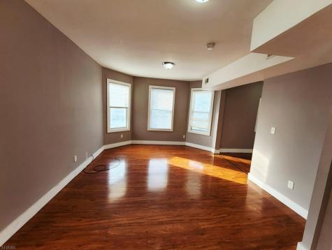 146 Hollywood Avenue East Orange NJ 07018