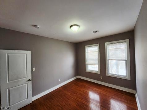 146 Hollywood Avenue East Orange NJ 07018