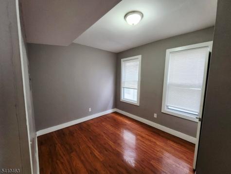 146 Hollywood Avenue East Orange NJ 07018