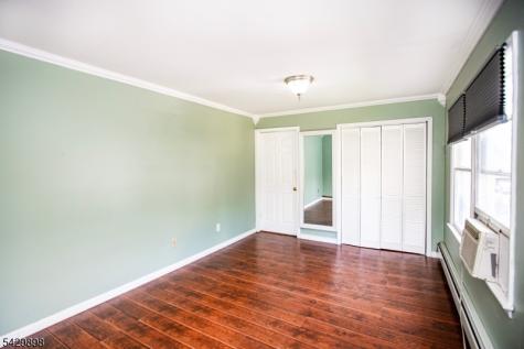54 N 13th Street Hawthorne NJ 07506