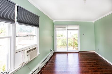 54 N 13th Street Hawthorne NJ 07506