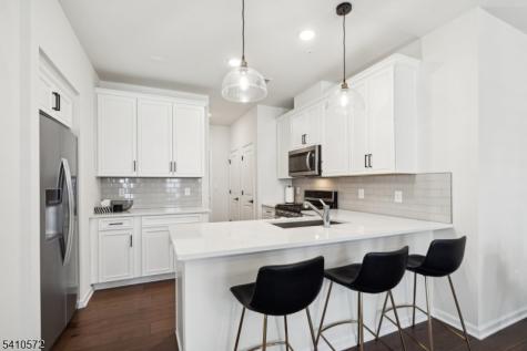 4 Sadie Cir Unit 4104 Union NJ 07083
