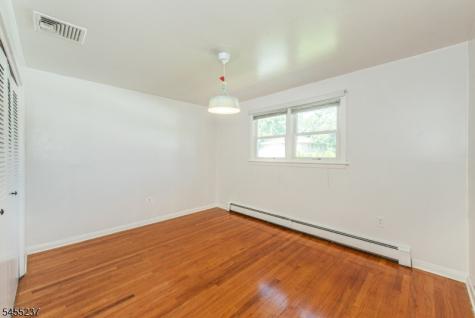 44 Daniels Drive Clifton NJ 07013