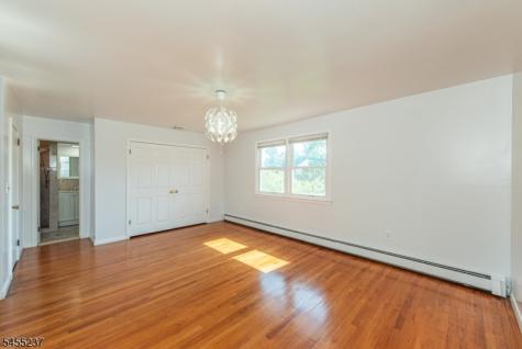 44 Daniels Drive Clifton NJ 07013