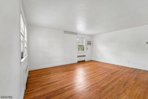 1030 Jassamine Way Fort Lee NJ 07024