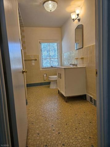 218 Devon Road Essex Fells NJ 07021