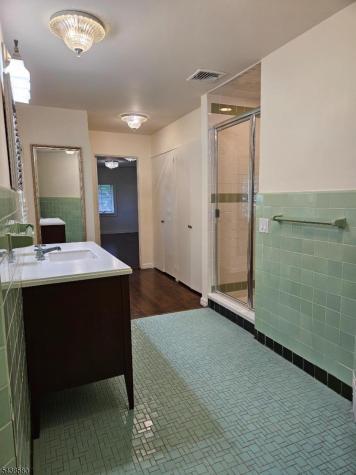 218 Devon Road Essex Fells NJ 07021