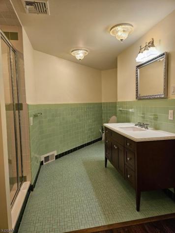 218 Devon Road Essex Fells NJ 07021