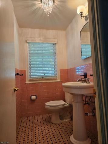 218 Devon Road Essex Fells NJ 07021