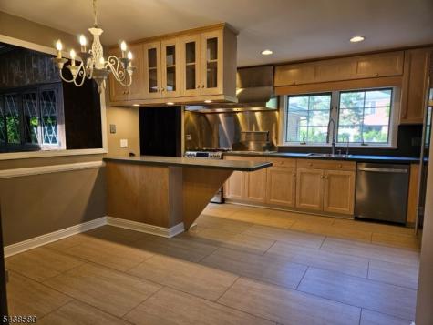 218 Devon Road Essex Fells NJ 07021