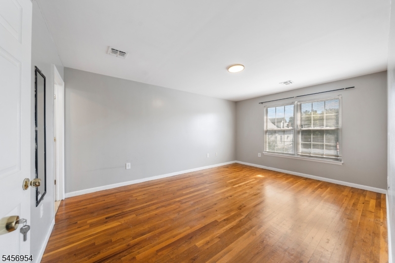 128 Lincoln Avenue Newark NJ 07104