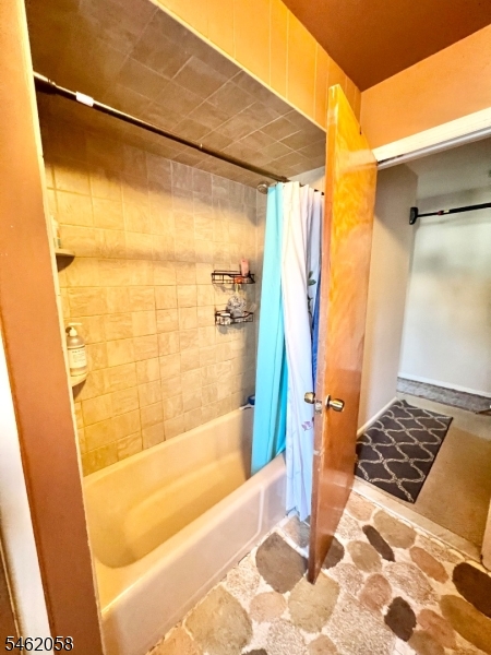 17 Andrew Court Bloomfield NJ 07003