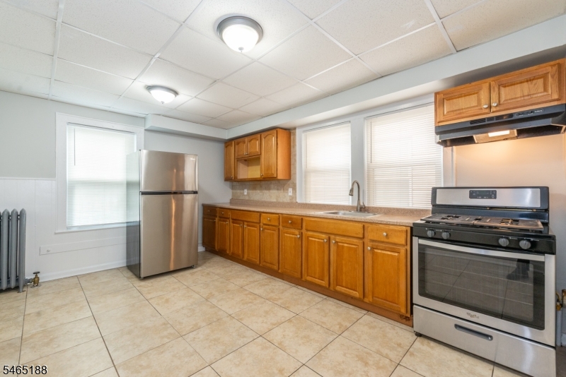 169 Woodside Avenue Newark NJ 07104