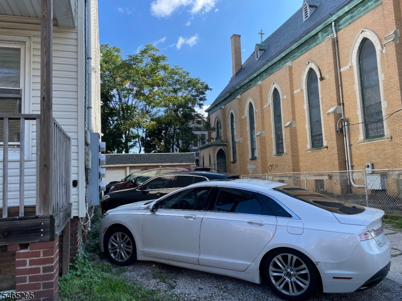 225 Ripley Place Elizabeth NJ 07206