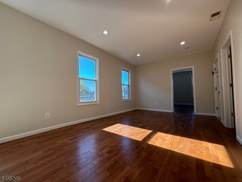 225 Ripley Place Elizabeth NJ 07206