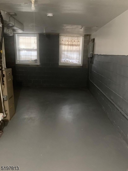 21 Holland Street Newark NJ 07103