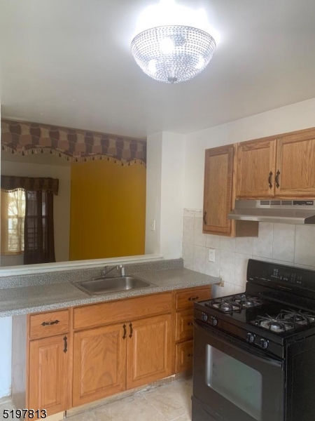 21 Holland Street Newark NJ 07103