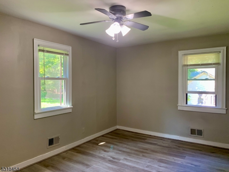 8 Lakeland Drive Hopatcong NJ 07843