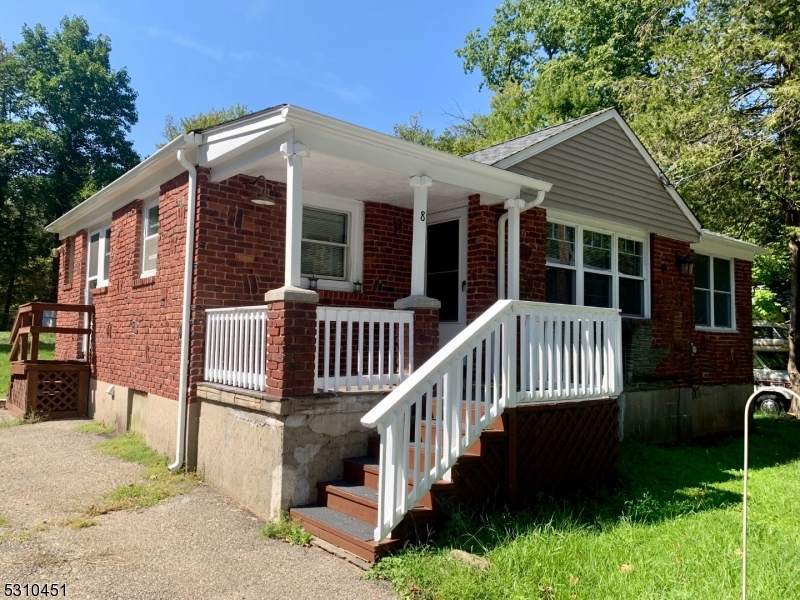8 Lakeland Drive Hopatcong NJ 07843