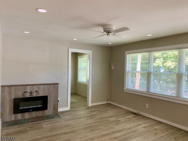 8 Lakeland Drive Hopatcong NJ 07843