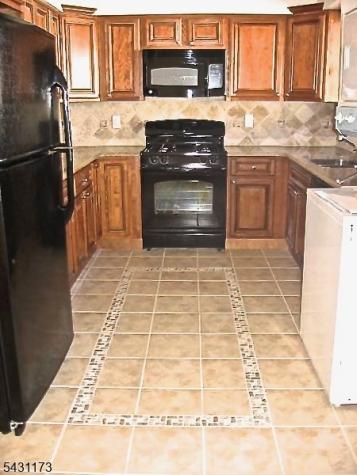 4 Hamilton Avenue Lodi NJ 07644