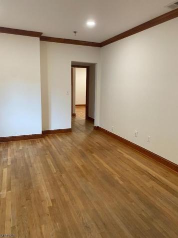 4 Hamilton Avenue Lodi NJ 07644