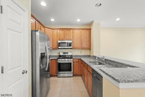 260 Riverwalk Way Clifton NJ 07014
