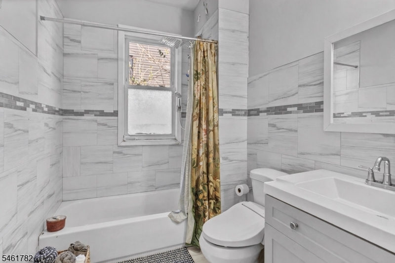 105 Huntington Terrace Newark NJ 07112