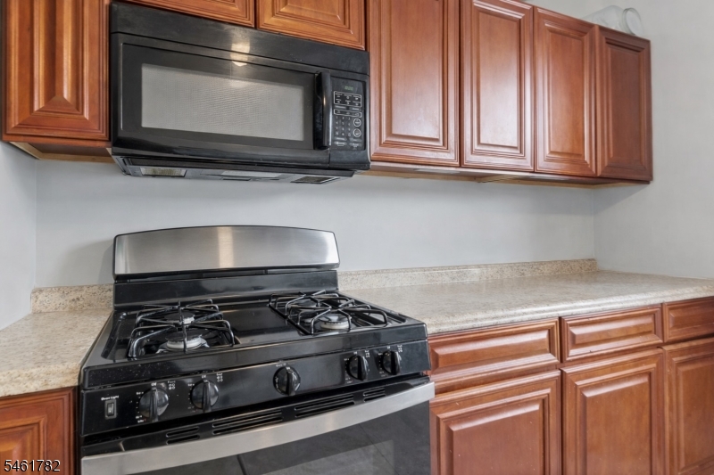105 Huntington Terrace Newark NJ 07112