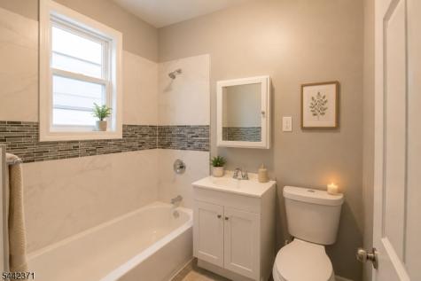 127 Brookwood Street East Orange NJ 07018