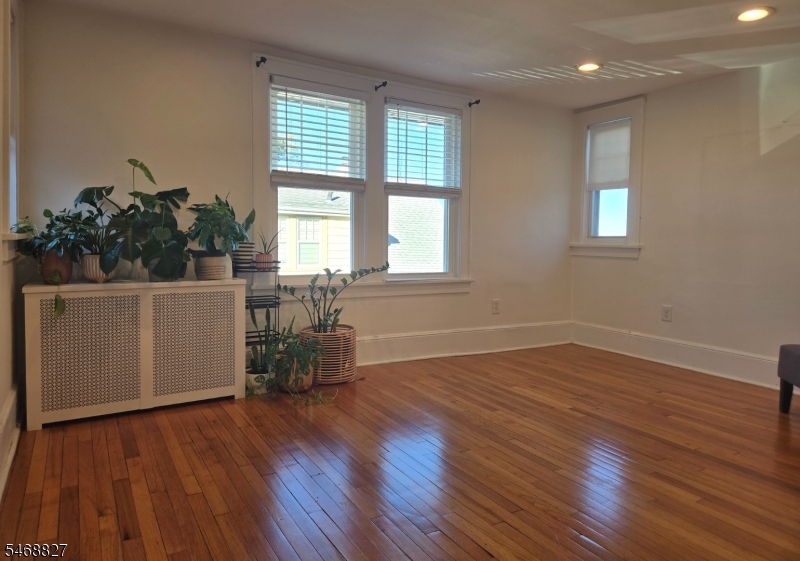 704 3RD Street Lyndhurst NJ 07071