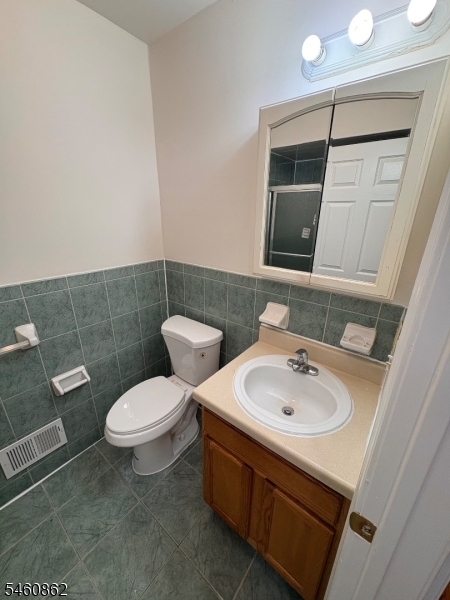 210 2ND Street Elizabeth NJ 07206