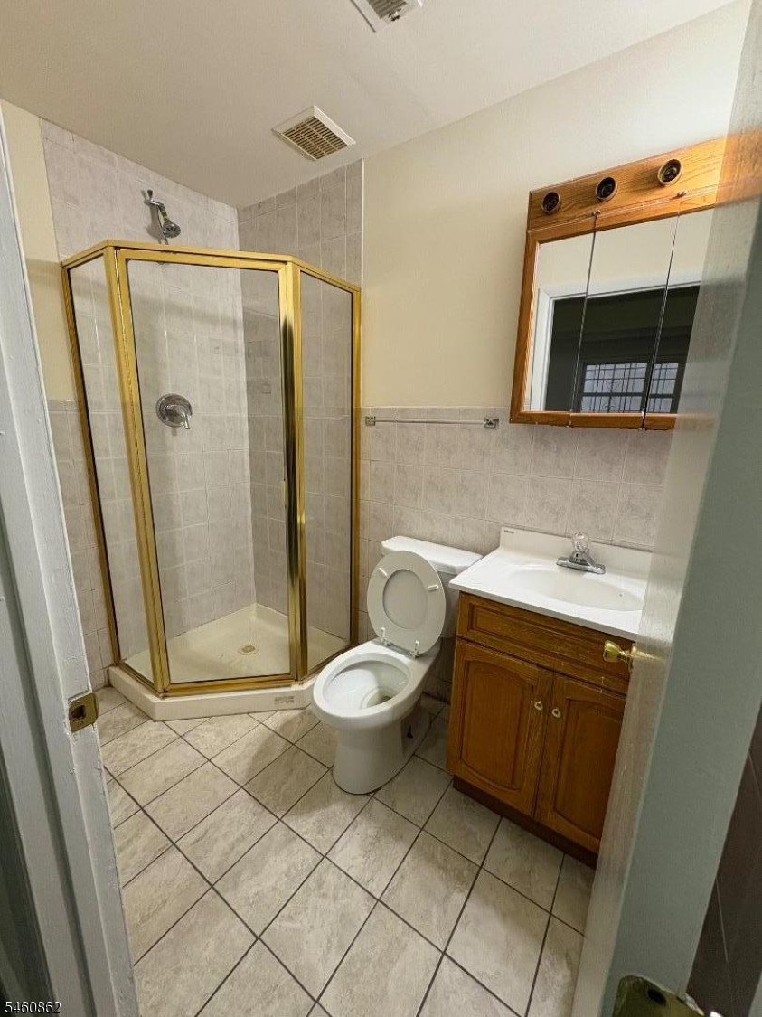 210 2ND Street Elizabeth NJ 07206