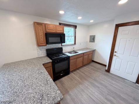 475 Clinton Avenue Newark NJ 07108