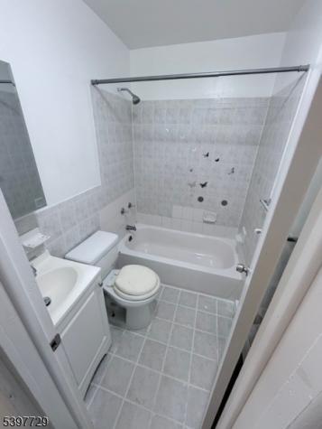 475 Clinton Avenue Newark NJ 07108