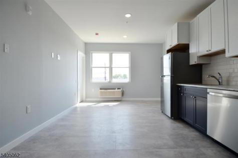 82 E 31st Street Bayonne NJ 07002
