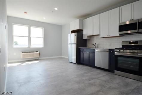 82 E 31st Street Bayonne NJ 07002