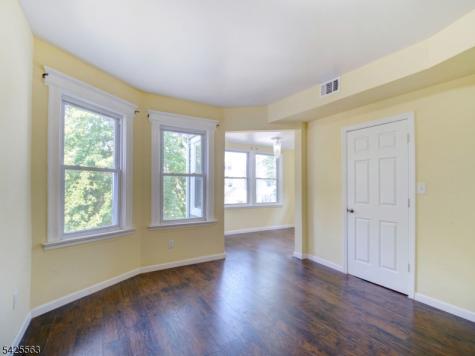 52 Amherst Street East Orange NJ 07018