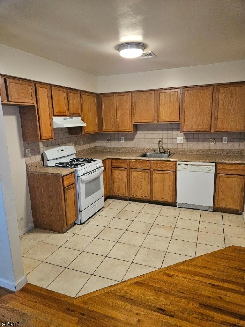 788 S 17th Street Newark NJ 07103