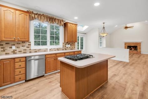 5 Savannah Court Bernards NJ 07920