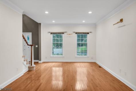 5 Savannah Court Bernards NJ 07920