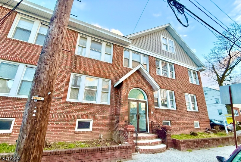 37 Field Place Newark NJ 07112